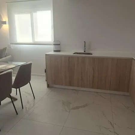 Apartman Punta Prima Br3 Deluxe *